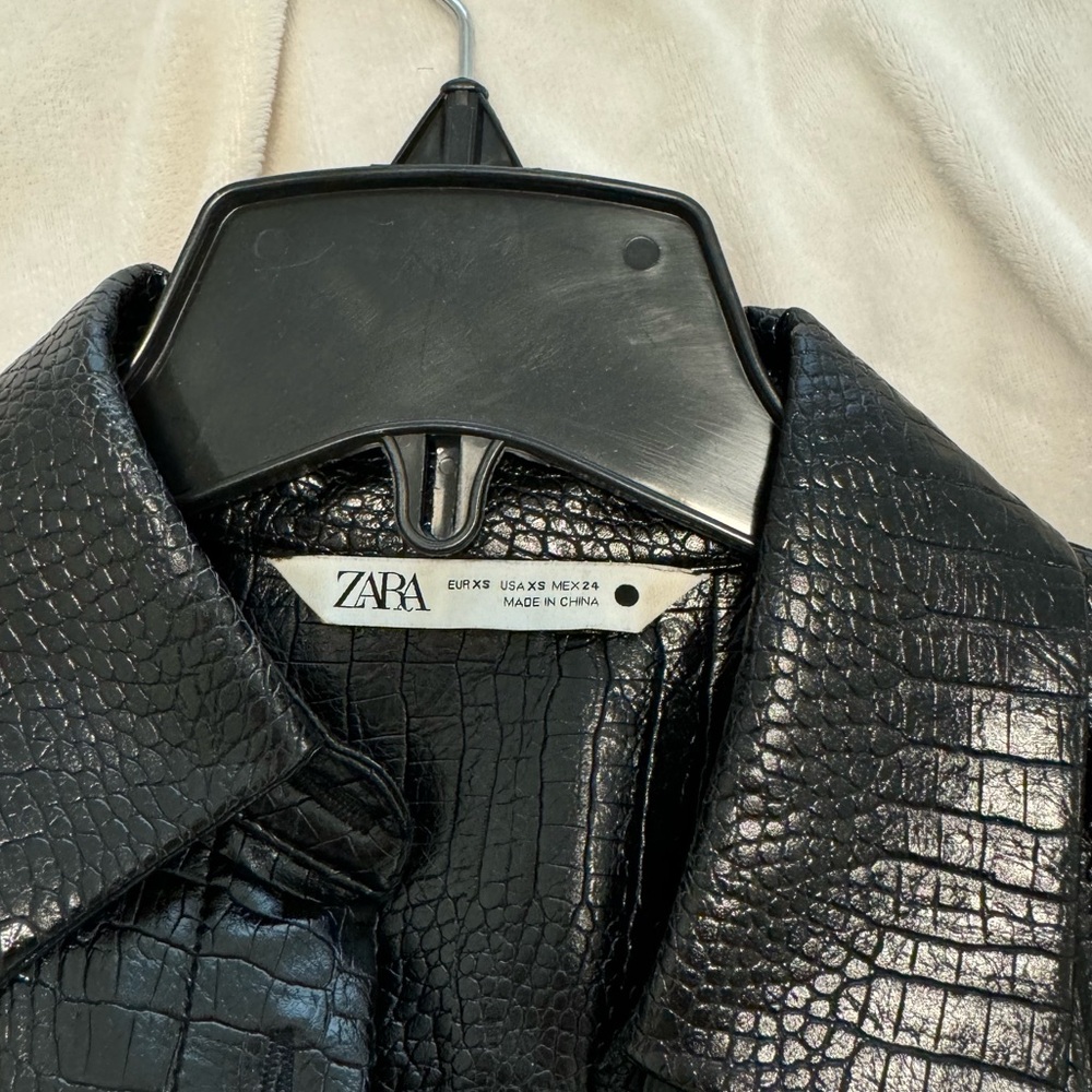 Zara Black Faux Leather Croc-Embossed Shirt - Picture 2 of 3